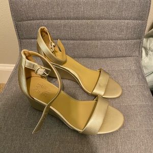 Naturalizer Gold Wedges